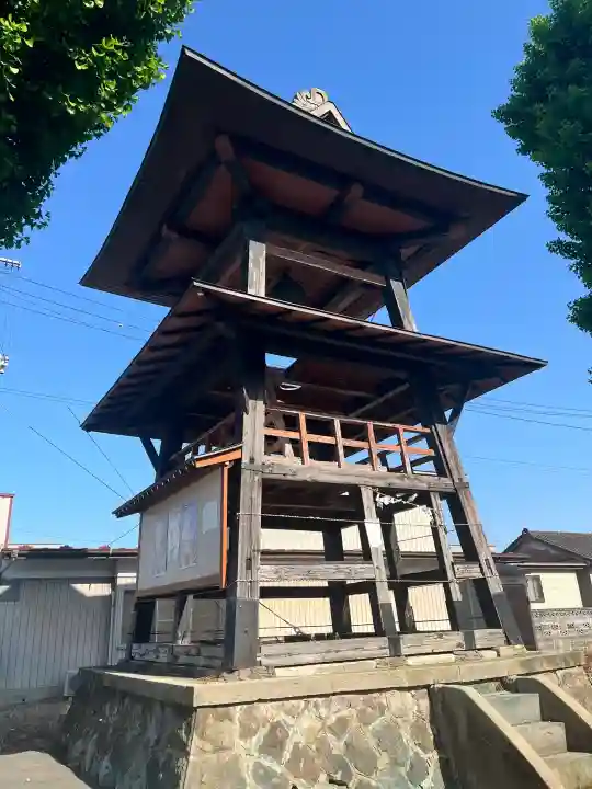 加茂神社の{uncategorized: "未分類", other: "その他", undefined: "問題あり", building: "その他建物", grave: "お墓", sacred_gate: "鳥居", guardian: "狛犬", statue: "像", buddha: "仏像", history: "歴史", nature: "自然", garden: "庭園", animal: "動物", pagoda: "塔", temizu: "手水舎", mountain_gate: "山門・神門", sanctuary: "本殿・本堂", subordinate: "末社・摂社", art: "芸術", scenery: "景色", jizo: "地蔵", ema: "絵馬", goshuin: "御朱印", omikuji: "おみくじ", items: "授与品その他", amulet: "お守り", goshuincho: "御朱印帳", eats: "食事", festival: "お祭り", votive_dance: "神楽", shichigosan: "七五三参", wedding: "結婚式", experience: "体験その他", initially: "初詣", around: "周辺", anti_infection: "感染症対策"}