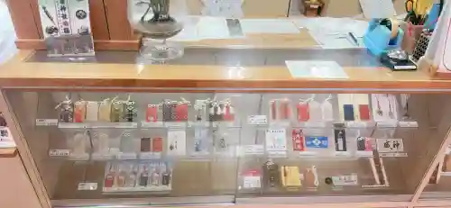 よさこい稲荷神社の{uncategorized: "未分類", other: "その他", undefined: "問題あり", building: "その他建物", grave: "お墓", sacred_gate: "鳥居", guardian: "狛犬", statue: "像", buddha: "仏像", history: "歴史", nature: "自然", garden: "庭園", animal: "動物", pagoda: "塔", temizu: "手水舎", mountain_gate: "山門・神門", sanctuary: "本殿・本堂", subordinate: "末社・摂社", art: "芸術", scenery: "景色", jizo: "地蔵", ema: "絵馬", goshuin: "御朱印", omikuji: "おみくじ", items: "授与品その他", amulet: "お守り", goshuincho: "御朱印帳", eats: "食事", festival: "お祭り", votive_dance: "神楽", shichigosan: "七五三参", wedding: "結婚式", experience: "体験その他", initially: "初詣", around: "周辺", anti_infection: "感染症対策"}