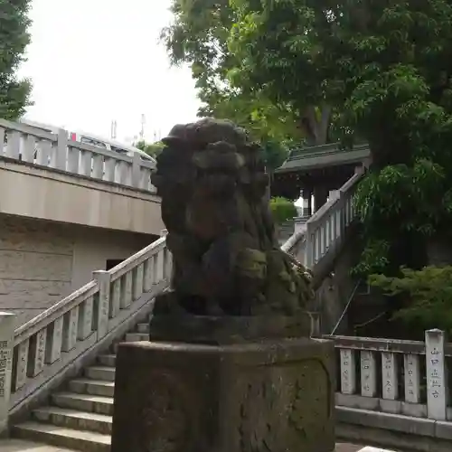 桐ヶ谷氷川神社の狛犬