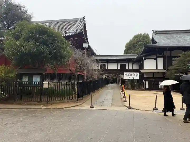 清水観音堂の{uncategorized: "未分類", other: "その他", undefined: "問題あり", building: "その他建物", grave: "お墓", sacred_gate: "鳥居", guardian: "狛犬", statue: "像", buddha: "仏像", history: "歴史", nature: "自然", garden: "庭園", animal: "動物", pagoda: "塔", temizu: "手水舎", mountain_gate: "山門・神門", sanctuary: "本殿・本堂", subordinate: "末社・摂社", art: "芸術", scenery: "景色", jizo: "地蔵", ema: "絵馬", goshuin: "御朱印", omikuji: "おみくじ", items: "授与品その他", amulet: "お守り", goshuincho: "御朱印帳", eats: "食事", festival: "お祭り", votive_dance: "神楽", shichigosan: "七五三参", wedding: "結婚式", experience: "体験その他", initially: "初詣", around: "周辺", anti_infection: "感染症対策"}