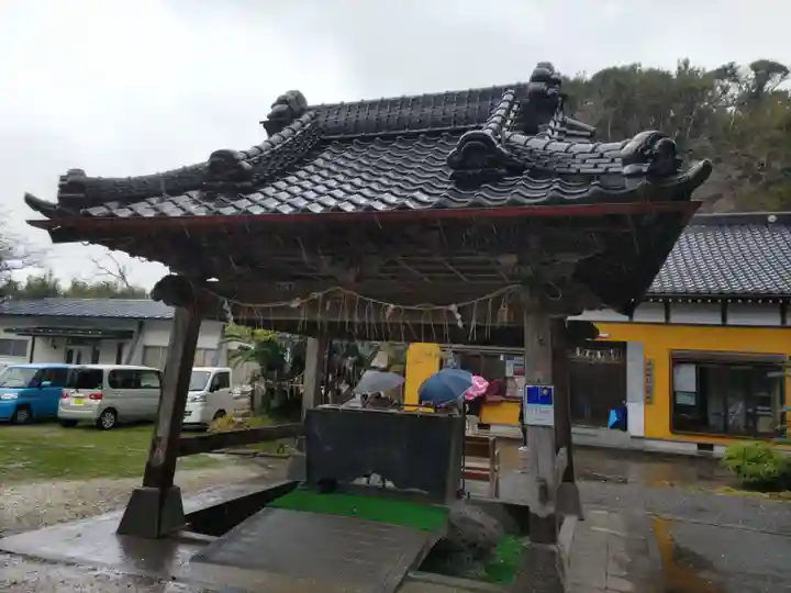 洲崎神社の手水舎