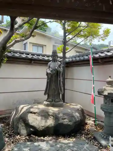 お湯かけ弁財天(静岡県)