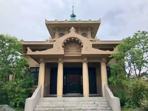 徳浄寺の{uncategorized: "未分類", other: "その他", undefined: "問題あり", building: "その他建物", grave: "お墓", sacred_gate: "鳥居", guardian: "狛犬", statue: "像", buddha: "仏像", history: "歴史", nature: "自然", garden: "庭園", animal: "動物", pagoda: "塔", temizu: "手水舎", mountain_gate: "山門・神門", sanctuary: "本殿・本堂", subordinate: "末社・摂社", art: "芸術", scenery: "景色", jizo: "地蔵", ema: "絵馬", goshuin: "御朱印", omikuji: "おみくじ", items: "授与品その他", amulet: "お守り", goshuincho: "御朱印帳", eats: "食事", festival: "お祭り", votive_dance: "神楽", shichigosan: "七五三参", wedding: "結婚式", experience: "体験その他", initially: "初詣", around: "周辺", anti_infection: "感染症対策"}