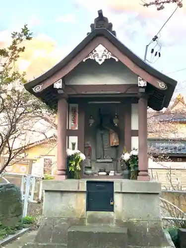 堤町通り二丁目延命地蔵尊の本殿・本堂