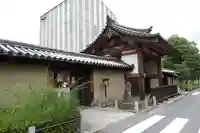 薬師寺の山門・神門