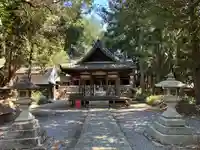 布施神社の本殿・本堂