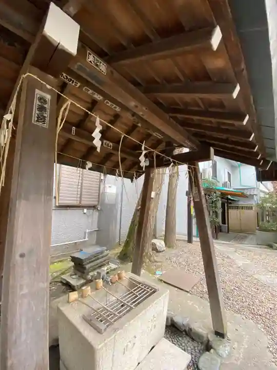 諏訪神社の手水舎