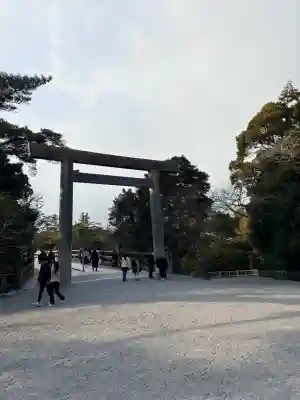 伊勢神宮内宮（皇大神宮）の{uncategorized: "未分類", other: "その他", undefined: "問題あり", building: "その他建物", grave: "お墓", sacred_gate: "鳥居", guardian: "狛犬", statue: "像", buddha: "仏像", history: "歴史", nature: "自然", garden: "庭園", animal: "動物", pagoda: "塔", temizu: "手水舎", mountain_gate: "山門・神門", sanctuary: "本殿・本堂", subordinate: "末社・摂社", art: "芸術", scenery: "景色", jizo: "地蔵", ema: "絵馬", goshuin: "御朱印", omikuji: "おみくじ", items: "授与品その他", amulet: "お守り", goshuincho: "御朱印帳", eats: "食事", festival: "お祭り", votive_dance: "神楽", shichigosan: "七五三参", wedding: "結婚式", experience: "体験その他", initially: "初詣", around: "周辺", anti_infection: "感染症対策"}