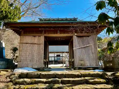 大龍寺の{uncategorized: "未分類", other: "その他", undefined: "問題あり", building: "その他建物", grave: "お墓", sacred_gate: "鳥居", guardian: "狛犬", statue: "像", buddha: "仏像", history: "歴史", nature: "自然", garden: "庭園", animal: "動物", pagoda: "塔", temizu: "手水舎", mountain_gate: "山門・神門", sanctuary: "本殿・本堂", subordinate: "末社・摂社", art: "芸術", scenery: "景色", jizo: "地蔵", ema: "絵馬", goshuin: "御朱印", omikuji: "おみくじ", items: "授与品その他", amulet: "お守り", goshuincho: "御朱印帳", eats: "食事", festival: "お祭り", votive_dance: "神楽", shichigosan: "七五三参", wedding: "結婚式", experience: "体験その他", initially: "初詣", around: "周辺", anti_infection: "感染症対策"}