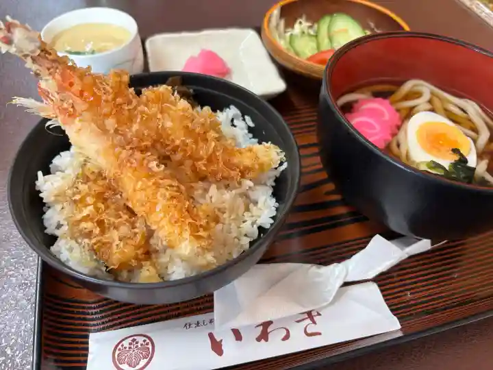 長沼神社の{uncategorized: "未分類", other: "その他", undefined: "問題あり", building: "その他建物", grave: "お墓", sacred_gate: "鳥居", guardian: "狛犬", statue: "像", buddha: "仏像", history: "歴史", nature: "自然", garden: "庭園", animal: "動物", pagoda: "塔", temizu: "手水舎", mountain_gate: "山門・神門", sanctuary: "本殿・本堂", subordinate: "末社・摂社", art: "芸術", scenery: "景色", jizo: "地蔵", ema: "絵馬", goshuin: "御朱印", omikuji: "おみくじ", items: "授与品その他", amulet: "お守り", goshuincho: "御朱印帳", eats: "食事", festival: "お祭り", votive_dance: "神楽", shichigosan: "七五三参", wedding: "結婚式", experience: "体験その他", initially: "初詣", around: "周辺", anti_infection: "感染症対策"}