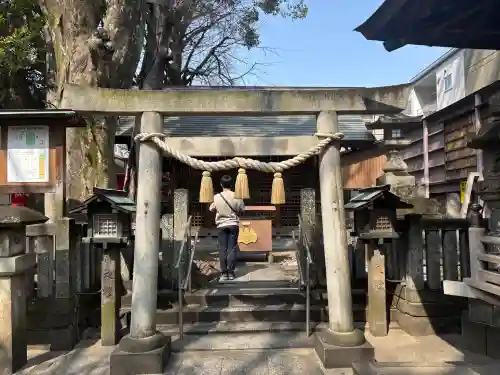 浅間神社（那古野浅間神社）の{uncategorized: "未分類", other: "その他", undefined: "問題あり", building: "その他建物", grave: "お墓", sacred_gate: "鳥居", guardian: "狛犬", statue: "像", buddha: "仏像", history: "歴史", nature: "自然", garden: "庭園", animal: "動物", pagoda: "塔", temizu: "手水舎", mountain_gate: "山門・神門", sanctuary: "本殿・本堂", subordinate: "末社・摂社", art: "芸術", scenery: "景色", jizo: "地蔵", ema: "絵馬", goshuin: "御朱印", omikuji: "おみくじ", items: "授与品その他", amulet: "お守り", goshuincho: "御朱印帳", eats: "食事", festival: "お祭り", votive_dance: "神楽", shichigosan: "七五三参", wedding: "結婚式", experience: "体験その他", initially: "初詣", around: "周辺", anti_infection: "感染症対策"}