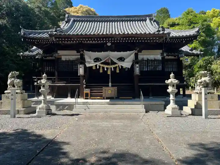 祝詞山八幡神社の{uncategorized: "未分類", other: "その他", undefined: "問題あり", building: "その他建物", grave: "お墓", sacred_gate: "鳥居", guardian: "狛犬", statue: "像", buddha: "仏像", history: "歴史", nature: "自然", garden: "庭園", animal: "動物", pagoda: "塔", temizu: "手水舎", mountain_gate: "山門・神門", sanctuary: "本殿・本堂", subordinate: "末社・摂社", art: "芸術", scenery: "景色", jizo: "地蔵", ema: "絵馬", goshuin: "御朱印", omikuji: "おみくじ", items: "授与品その他", amulet: "お守り", goshuincho: "御朱印帳", eats: "食事", festival: "お祭り", votive_dance: "神楽", shichigosan: "七五三参", wedding: "結婚式", experience: "体験その他", initially: "初詣", around: "周辺", anti_infection: "感染症対策"}