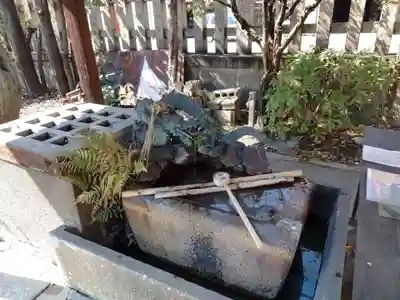 満足稲荷神社の手水舎