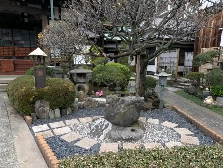 根岸山大聖院覺王寺の{uncategorized: "未分類", other: "その他", undefined: "問題あり", building: "その他建物", grave: "お墓", sacred_gate: "鳥居", guardian: "狛犬", statue: "像", buddha: "仏像", history: "歴史", nature: "自然", garden: "庭園", animal: "動物", pagoda: "塔", temizu: "手水舎", mountain_gate: "山門・神門", sanctuary: "本殿・本堂", subordinate: "末社・摂社", art: "芸術", scenery: "景色", jizo: "地蔵", ema: "絵馬", goshuin: "御朱印", omikuji: "おみくじ", items: "授与品その他", amulet: "お守り", goshuincho: "御朱印帳", eats: "食事", festival: "お祭り", votive_dance: "神楽", shichigosan: "七五三参", wedding: "結婚式", experience: "体験その他", initially: "初詣", around: "周辺", anti_infection: "感染症対策"}