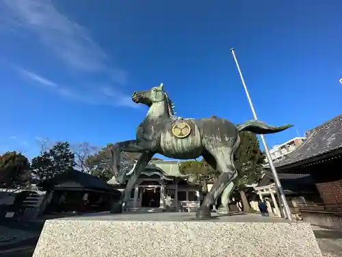 尾陽神社の像