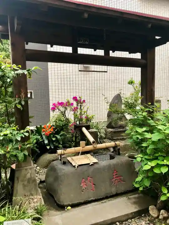目黒馬頭観音(目黒銀座観音)の手水舎