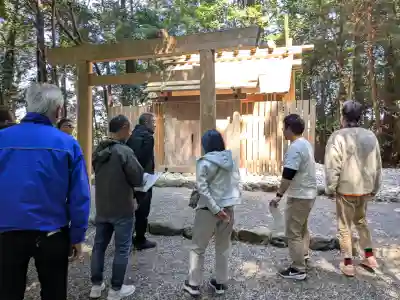 田乃家神社（皇大神宮摂社）・田乃家御前神社（皇大神宮摂社）の{uncategorized: "未分類", other: "その他", undefined: "問題あり", building: "その他建物", grave: "お墓", sacred_gate: "鳥居", guardian: "狛犬", statue: "像", buddha: "仏像", history: "歴史", nature: "自然", garden: "庭園", animal: "動物", pagoda: "塔", temizu: "手水舎", mountain_gate: "山門・神門", sanctuary: "本殿・本堂", subordinate: "末社・摂社", art: "芸術", scenery: "景色", jizo: "地蔵", ema: "絵馬", goshuin: "御朱印", omikuji: "おみくじ", items: "授与品その他", amulet: "お守り", goshuincho: "御朱印帳", eats: "食事", festival: "お祭り", votive_dance: "神楽", shichigosan: "七五三参", wedding: "結婚式", experience: "体験その他", initially: "初詣", around: "周辺", anti_infection: "感染症対策"}
