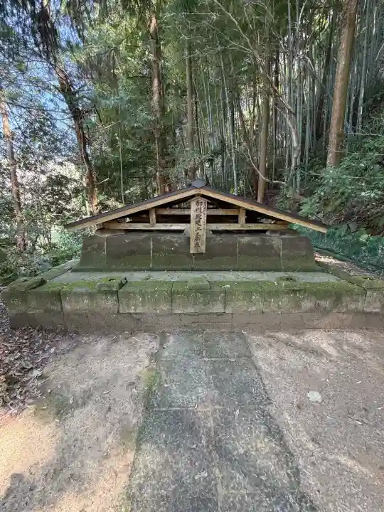 玉作湯神社の{uncategorized: "未分類", other: "その他", undefined: "問題あり", building: "その他建物", grave: "お墓", sacred_gate: "鳥居", guardian: "狛犬", statue: "像", buddha: "仏像", history: "歴史", nature: "自然", garden: "庭園", animal: "動物", pagoda: "塔", temizu: "手水舎", mountain_gate: "山門・神門", sanctuary: "本殿・本堂", subordinate: "末社・摂社", art: "芸術", scenery: "景色", jizo: "地蔵", ema: "絵馬", goshuin: "御朱印", omikuji: "おみくじ", items: "授与品その他", amulet: "お守り", goshuincho: "御朱印帳", eats: "食事", festival: "お祭り", votive_dance: "神楽", shichigosan: "七五三参", wedding: "結婚式", experience: "体験その他", initially: "初詣", around: "周辺", anti_infection: "感染症対策"}