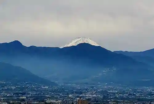 差出磯大嶽山神社 仕事と健康と厄よけの神さまの景色