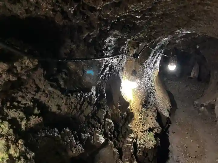 無戸室浅間神社(船津胎内神社)(山梨県)