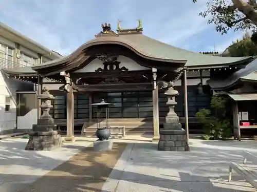 泉蔵寺の本殿・本堂