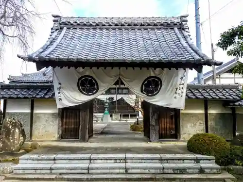 東漸寺の山門