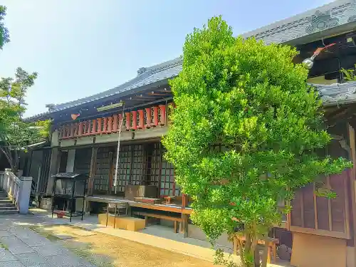 泉増院の本殿・本堂