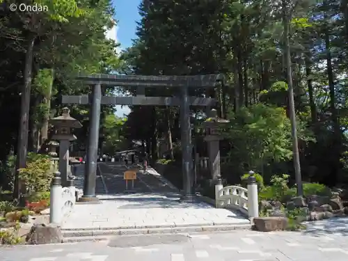 諏訪大社下社秋宮(長野県)