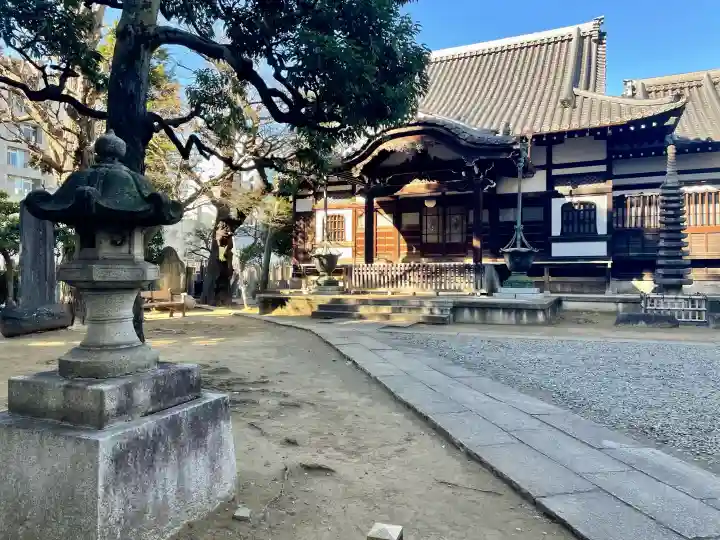 本立寺の{uncategorized: "未分類", other: "その他", undefined: "問題あり", building: "その他建物", grave: "お墓", sacred_gate: "鳥居", guardian: "狛犬", statue: "像", buddha: "仏像", history: "歴史", nature: "自然", garden: "庭園", animal: "動物", pagoda: "塔", temizu: "手水舎", mountain_gate: "山門・神門", sanctuary: "本殿・本堂", subordinate: "末社・摂社", art: "芸術", scenery: "景色", jizo: "地蔵", ema: "絵馬", goshuin: "御朱印", omikuji: "おみくじ", items: "授与品その他", amulet: "お守り", goshuincho: "御朱印帳", eats: "食事", festival: "お祭り", votive_dance: "神楽", shichigosan: "七五三参", wedding: "結婚式", experience: "体験その他", initially: "初詣", around: "周辺", anti_infection: "感染症対策"}