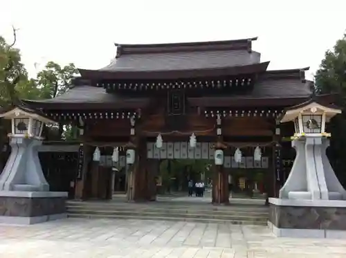 湊川神社の山門・神門