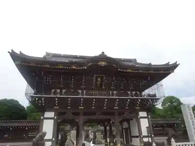 成田山新勝寺の山門・神門