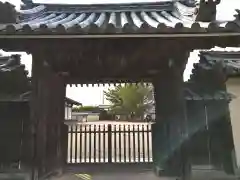 中宮寺の山門