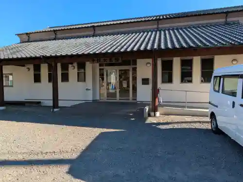 内山神社の{uncategorized: "未分類", other: "その他", undefined: "問題あり", building: "その他建物", grave: "お墓", sacred_gate: "鳥居", guardian: "狛犬", statue: "像", buddha: "仏像", history: "歴史", nature: "自然", garden: "庭園", animal: "動物", pagoda: "塔", temizu: "手水舎", mountain_gate: "山門・神門", sanctuary: "本殿・本堂", subordinate: "末社・摂社", art: "芸術", scenery: "景色", jizo: "地蔵", ema: "絵馬", goshuin: "御朱印", omikuji: "おみくじ", items: "授与品その他", amulet: "お守り", goshuincho: "御朱印帳", eats: "食事", festival: "お祭り", votive_dance: "神楽", shichigosan: "七五三参", wedding: "結婚式", experience: "体験その他", initially: "初詣", around: "周辺", anti_infection: "感染症対策"}