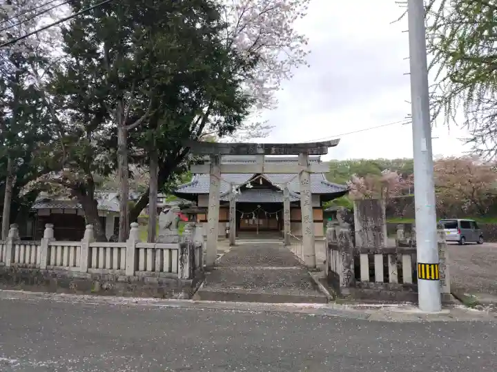 玉振神社の{uncategorized: "未分類", other: "その他", undefined: "問題あり", building: "その他建物", grave: "お墓", sacred_gate: "鳥居", guardian: "狛犬", statue: "像", buddha: "仏像", history: "歴史", nature: "自然", garden: "庭園", animal: "動物", pagoda: "塔", temizu: "手水舎", mountain_gate: "山門・神門", sanctuary: "本殿・本堂", subordinate: "末社・摂社", art: "芸術", scenery: "景色", jizo: "地蔵", ema: "絵馬", goshuin: "御朱印", omikuji: "おみくじ", items: "授与品その他", amulet: "お守り", goshuincho: "御朱印帳", eats: "食事", festival: "お祭り", votive_dance: "神楽", shichigosan: "七五三参", wedding: "結婚式", experience: "体験その他", initially: "初詣", around: "周辺", anti_infection: "感染症対策"}