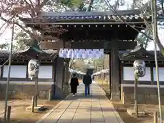 東漸寺の山門