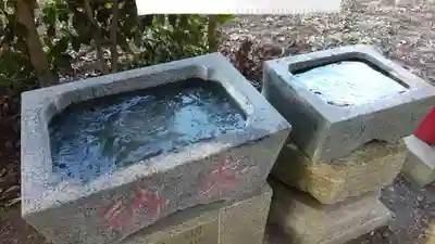 三吉稲荷神社の手水舎