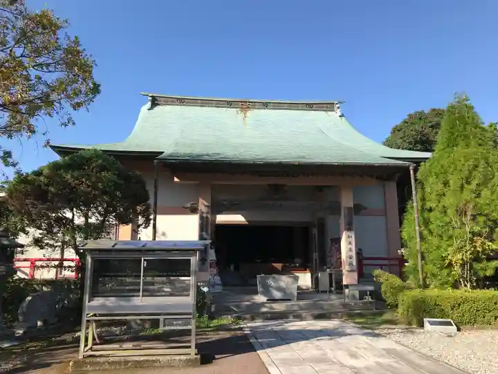 種間寺の本殿・本堂