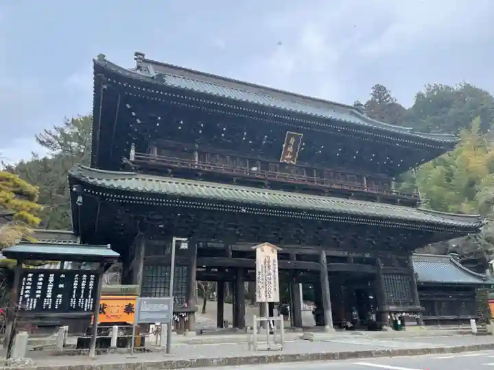 久遠寺の山門・神門