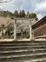 宇都宮神社(作原町)の{uncategorized: "未分類", other: "その他", undefined: "問題あり", building: "その他建物", grave: "お墓", sacred_gate: "鳥居", guardian: "狛犬", statue: "像", buddha: "仏像", history: "歴史", nature: "自然", garden: "庭園", animal: "動物", pagoda: "塔", temizu: "手水舎", mountain_gate: "山門・神門", sanctuary: "本殿・本堂", subordinate: "末社・摂社", art: "芸術", scenery: "景色", jizo: "地蔵", ema: "絵馬", goshuin: "御朱印", omikuji: "おみくじ", items: "授与品その他", amulet: "お守り", goshuincho: "御朱印帳", eats: "食事", festival: "お祭り", votive_dance: "神楽", shichigosan: "七五三参", wedding: "結婚式", experience: "体験その他", initially: "初詣", around: "周辺", anti_infection: "感染症対策"}