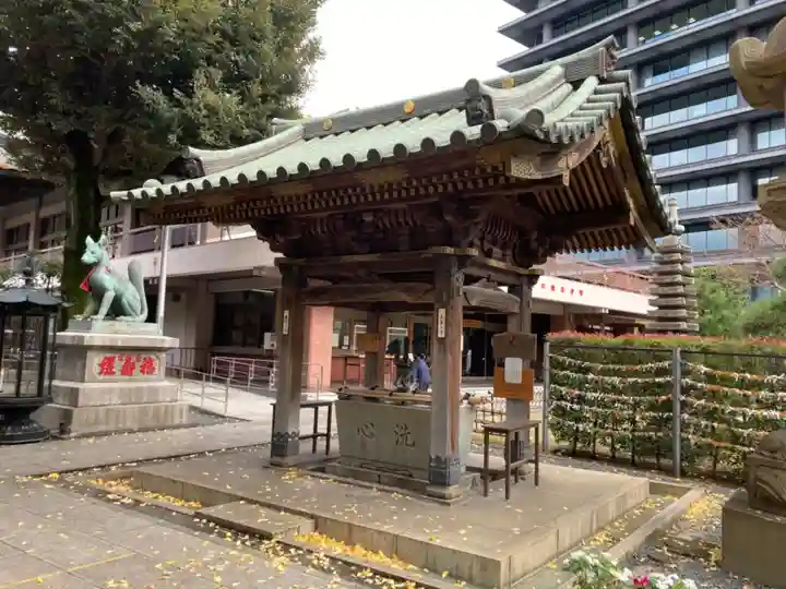 豊川稲荷東京別院の手水舎