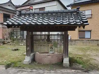 八幡神社の手水舎