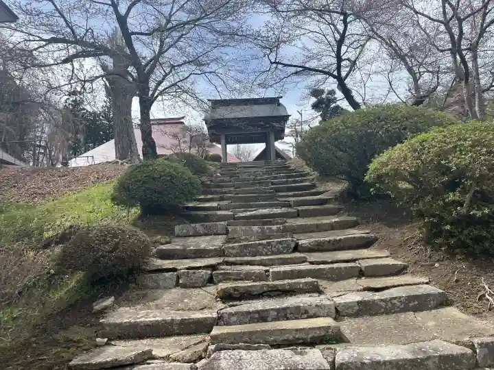 真照寺の{uncategorized: "未分類", other: "その他", undefined: "問題あり", building: "その他建物", grave: "お墓", sacred_gate: "鳥居", guardian: "狛犬", statue: "像", buddha: "仏像", history: "歴史", nature: "自然", garden: "庭園", animal: "動物", pagoda: "塔", temizu: "手水舎", mountain_gate: "山門・神門", sanctuary: "本殿・本堂", subordinate: "末社・摂社", art: "芸術", scenery: "景色", jizo: "地蔵", ema: "絵馬", goshuin: "御朱印", omikuji: "おみくじ", items: "授与品その他", amulet: "お守り", goshuincho: "御朱印帳", eats: "食事", festival: "お祭り", votive_dance: "神楽", shichigosan: "七五三参", wedding: "結婚式", experience: "体験その他", initially: "初詣", around: "周辺", anti_infection: "感染症対策"}