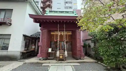 笠間稲荷神社 東京別社の{uncategorized: "未分類", other: "その他", undefined: "問題あり", building: "その他建物", grave: "お墓", sacred_gate: "鳥居", guardian: "狛犬", statue: "像", buddha: "仏像", history: "歴史", nature: "自然", garden: "庭園", animal: "動物", pagoda: "塔", temizu: "手水舎", mountain_gate: "山門・神門", sanctuary: "本殿・本堂", subordinate: "末社・摂社", art: "芸術", scenery: "景色", jizo: "地蔵", ema: "絵馬", goshuin: "御朱印", omikuji: "おみくじ", items: "授与品その他", amulet: "お守り", goshuincho: "御朱印帳", eats: "食事", festival: "お祭り", votive_dance: "神楽", shichigosan: "七五三参", wedding: "結婚式", experience: "体験その他", initially: "初詣", around: "周辺", anti_infection: "感染症対策"}