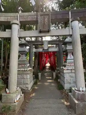 多田朝日森稲荷神社の{uncategorized: "未分類", other: "その他", undefined: "問題あり", building: "その他建物", grave: "お墓", sacred_gate: "鳥居", guardian: "狛犬", statue: "像", buddha: "仏像", history: "歴史", nature: "自然", garden: "庭園", animal: "動物", pagoda: "塔", temizu: "手水舎", mountain_gate: "山門・神門", sanctuary: "本殿・本堂", subordinate: "末社・摂社", art: "芸術", scenery: "景色", jizo: "地蔵", ema: "絵馬", goshuin: "御朱印", omikuji: "おみくじ", items: "授与品その他", amulet: "お守り", goshuincho: "御朱印帳", eats: "食事", festival: "お祭り", votive_dance: "神楽", shichigosan: "七五三参", wedding: "結婚式", experience: "体験その他", initially: "初詣", around: "周辺", anti_infection: "感染症対策"}