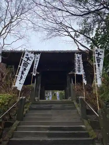 杉本寺の山門