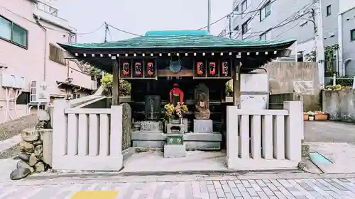 駒込妙義坂子育地蔵尊の本殿・本堂