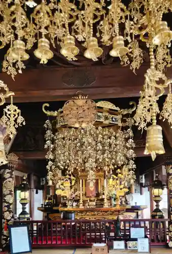 西方寺の本殿