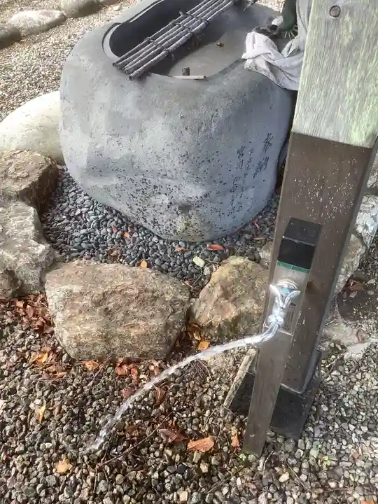 神明神社(石原)の手水舎