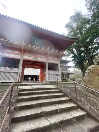 道成寺の山門