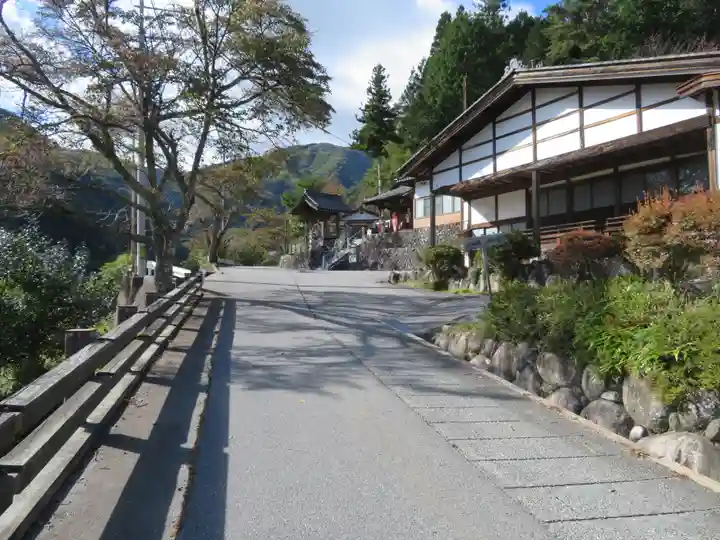 信濃比叡廣拯院のその他建物